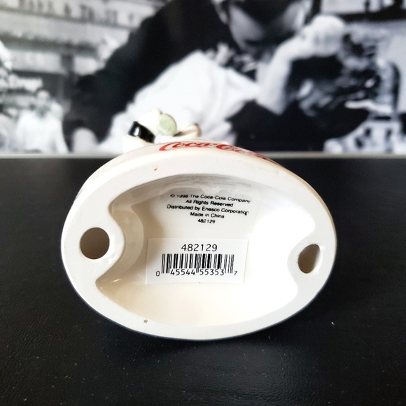 COCA-COLA | Enesco Polar Bears Through the Years: 1970s NIB/NWT - Picture 5 of 6